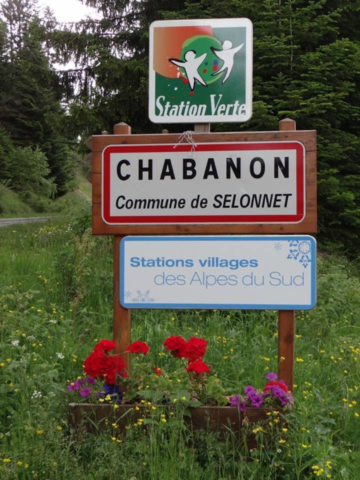 Les Blanches Provençales Acomodação com café da manhã Selonnet Exterior foto