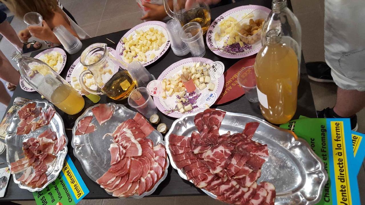 Les Blanches Provençales Acomodação com café da manhã Selonnet Exterior foto